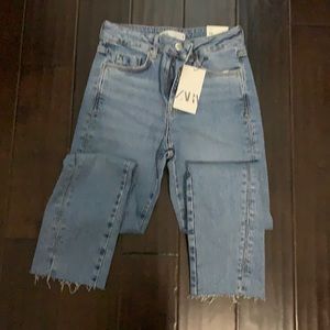 NWT Zara High Rise Cropped Jeans Size 2